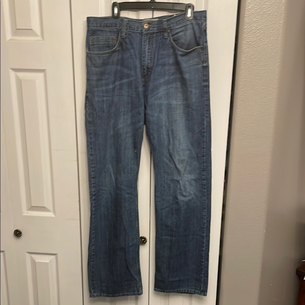 (020) Wrangler Relaxed fit Blue Jeans
